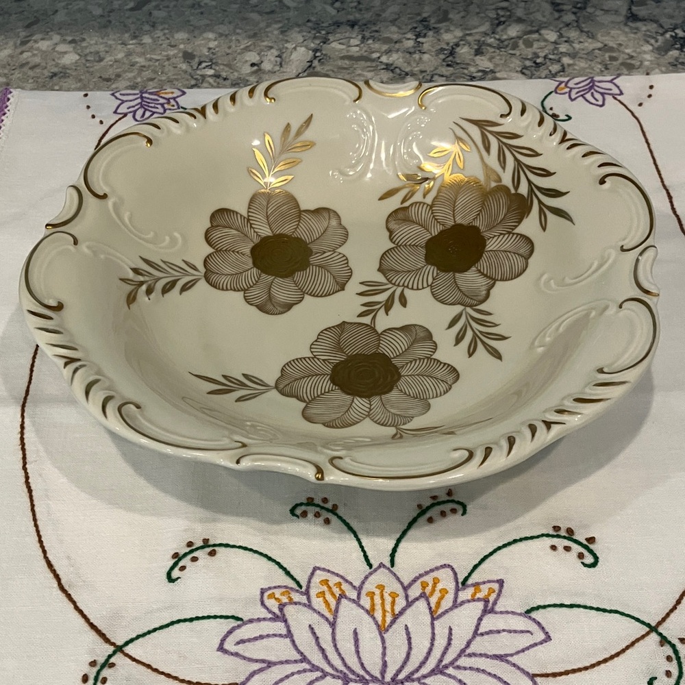 Schumann Bavaria Floral Gold and White Serving Bowl